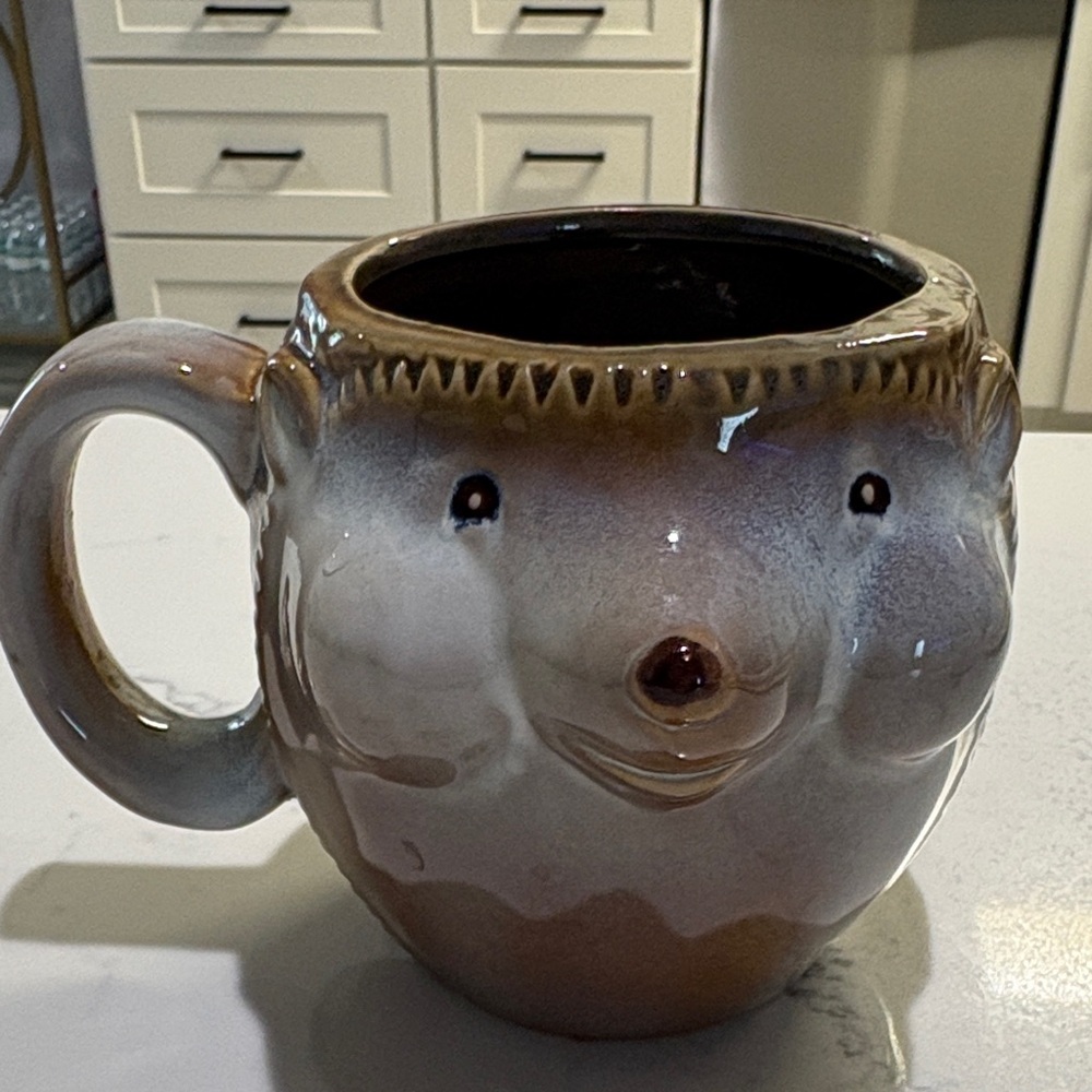 Gibson Brown Gradient Ceramic Animal Face Mug. Hedgehog! - Picture 2 of 5